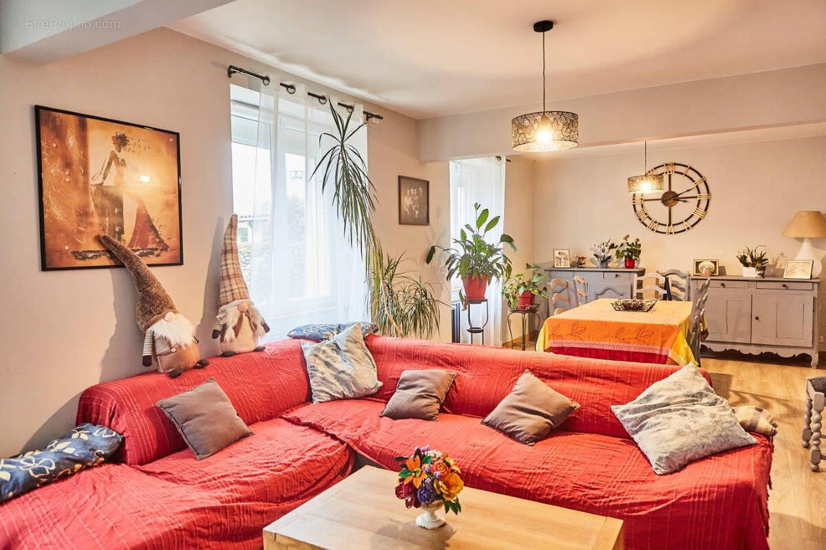 Maison à LABRUGUIERE