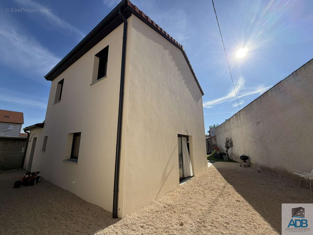 Maison à LE COTEAU