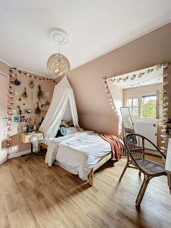 Maison à SAINT-PANTALEON-DE-LARCHE