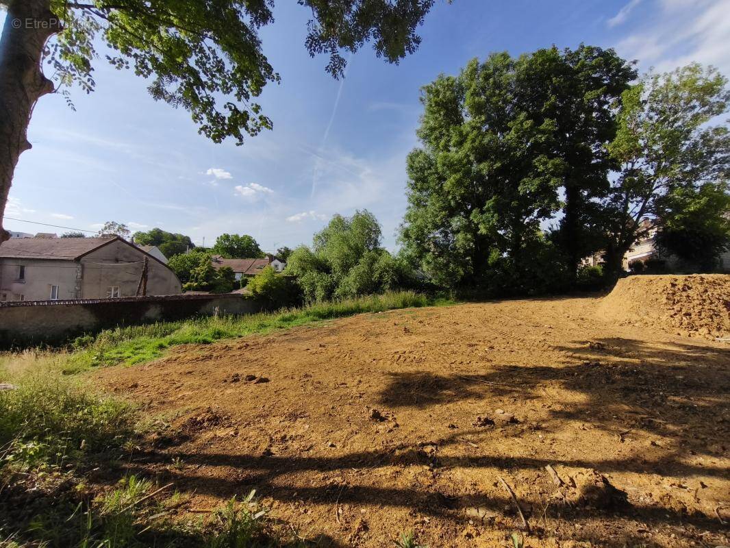 Terrain à GARGENVILLE