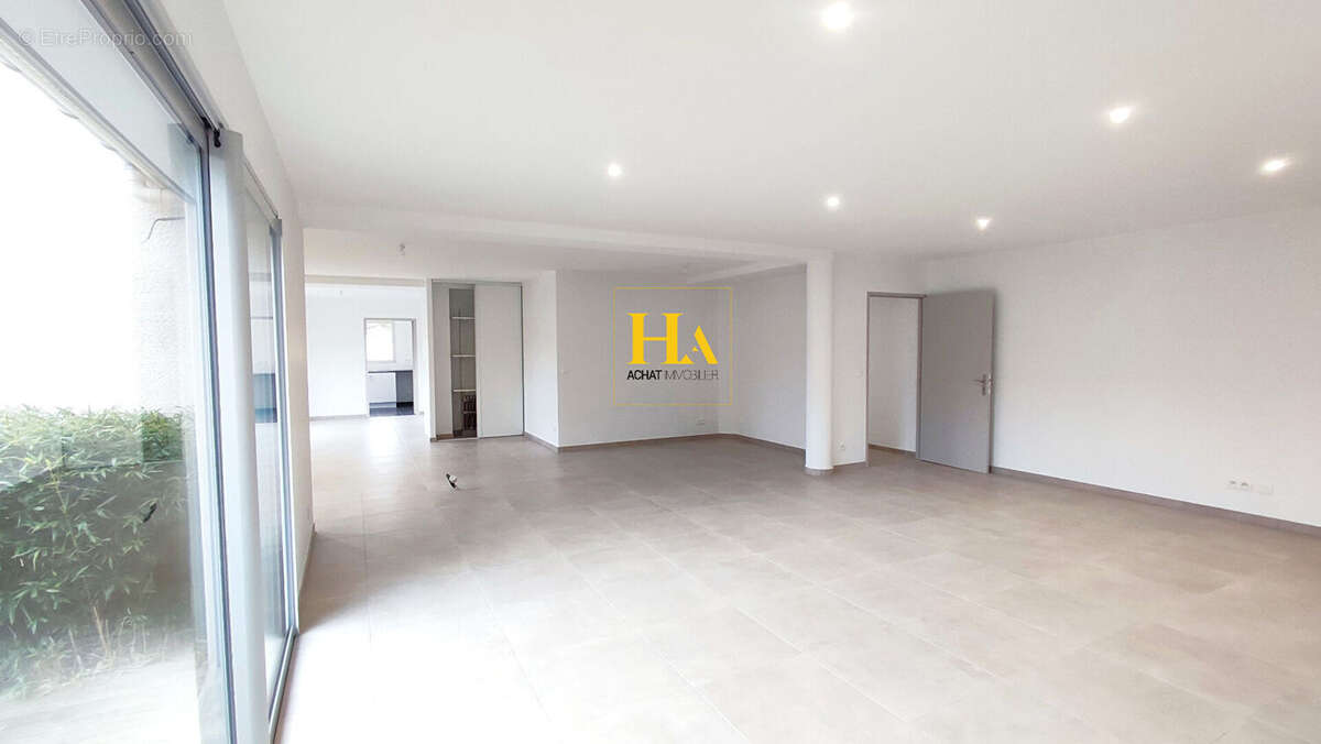 Appartement à SAINT-DONAT-SUR-L'HERBASSE