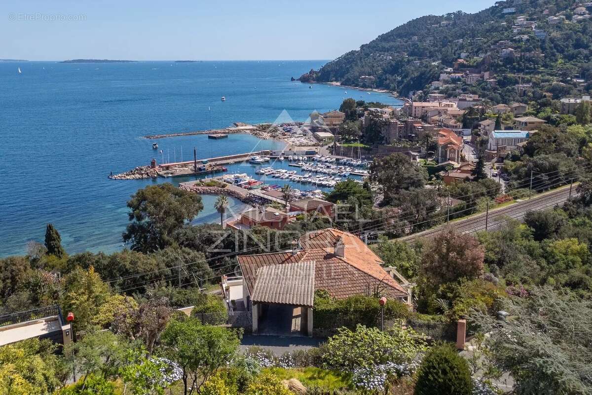 Maison à THEOULE-SUR-MER