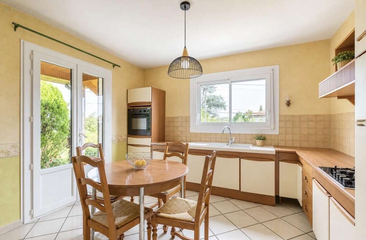 Maison 330 m² à Mions  - photo 9