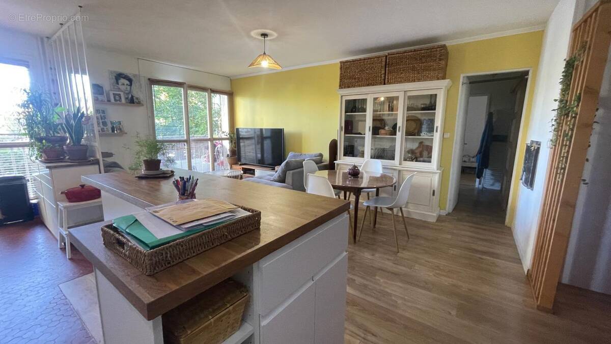 Appartement à LES ULIS