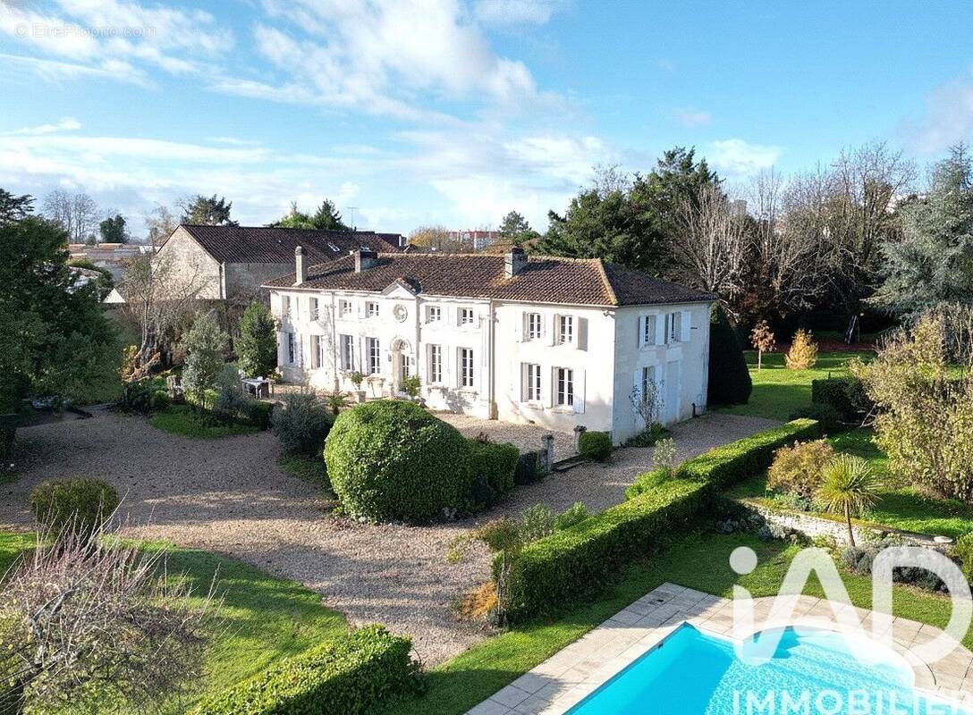Photo 1 - Maison à COGNAC