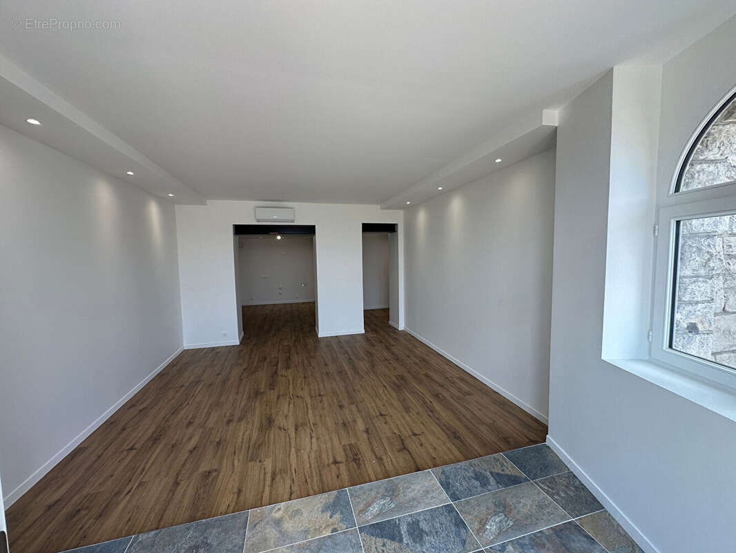 Appartement à MONT-SAINT-AIGNAN