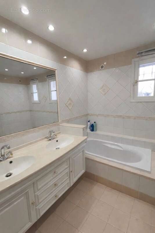 Maison à PEYMEINADE