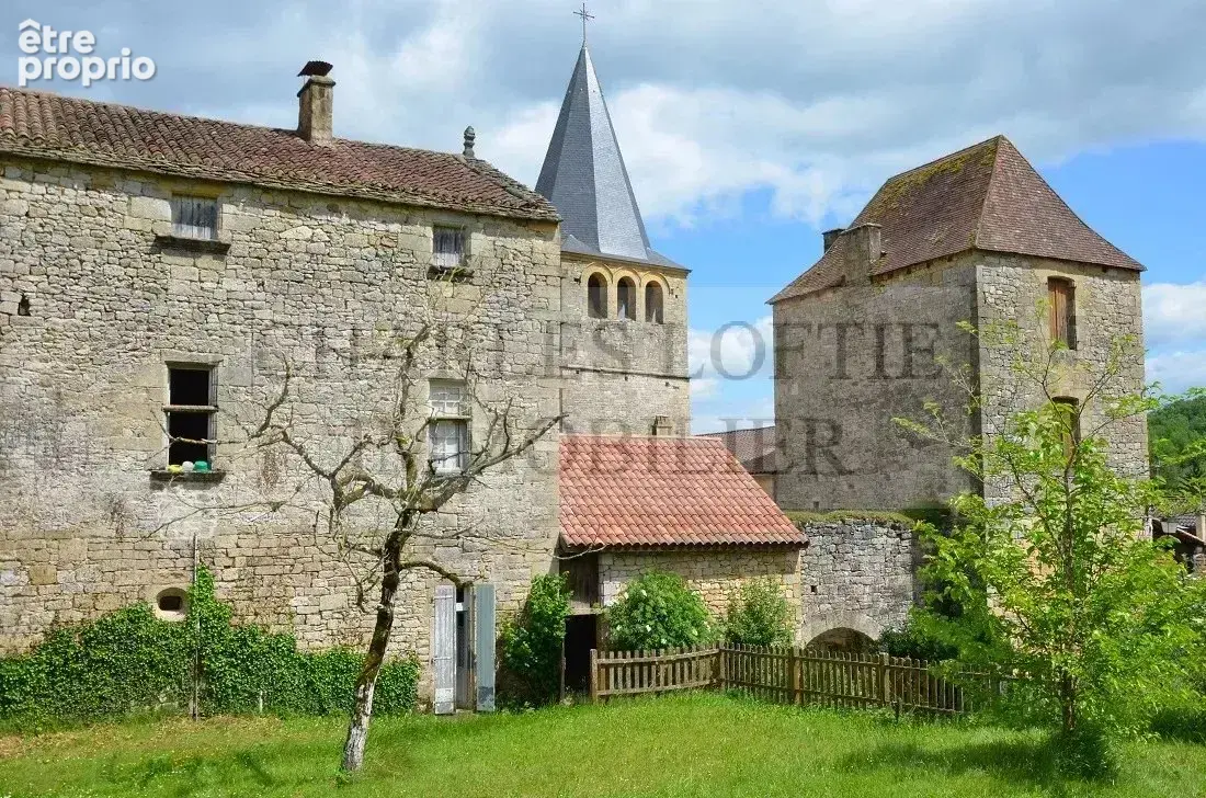  Propriété mitoyenne dans un château Médiéval du 14ème et 15eme siècles - photo 3