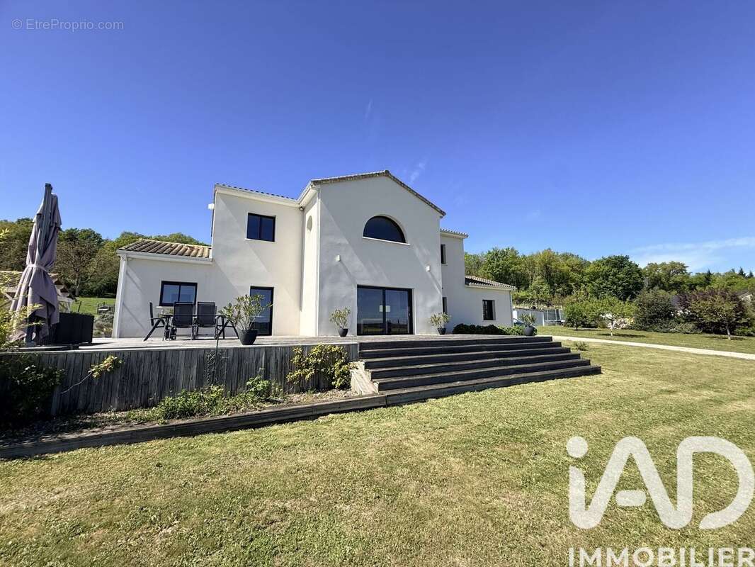 Photo 2 - Maison à VOUNEUIL-SUR-VIENNE