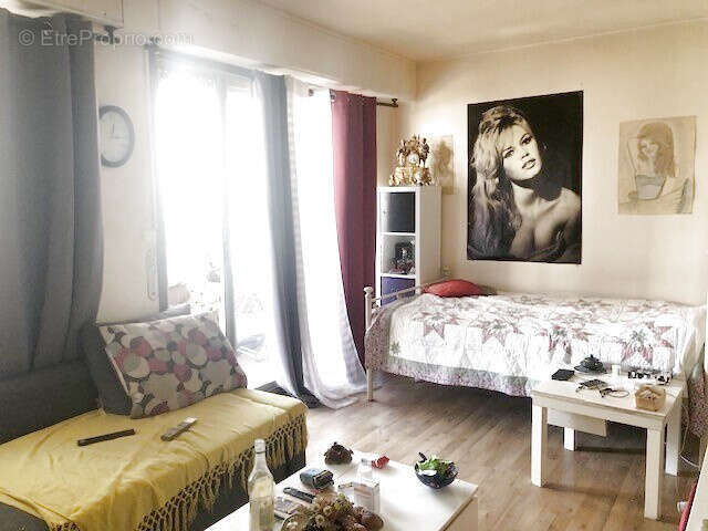 Appartement à MARSEILLE-1E