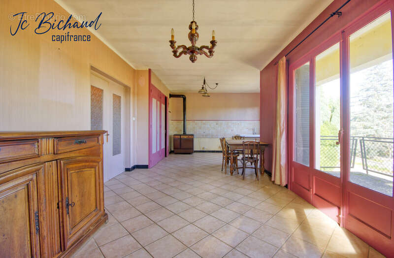 Maison à COLLONGES-AU-MONT-D&#039;OR