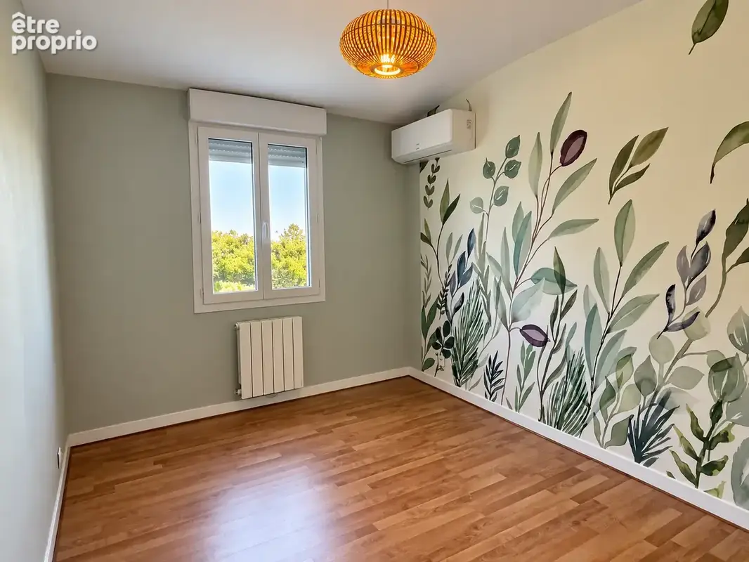 Maison de bourg avec terrain et dependances - photo 10