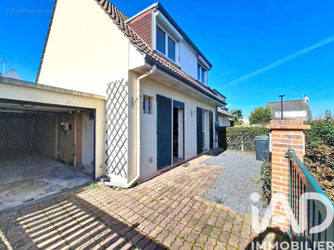 Photo 1 - Maison à LE VAUDREUIL