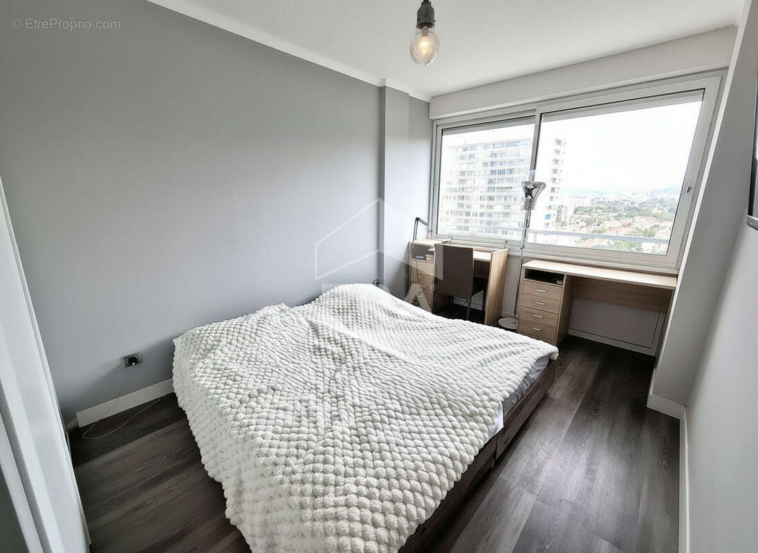 Appartement à MARSEILLE-9E