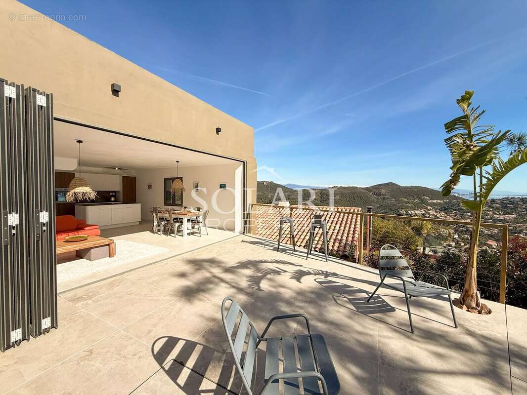 Maison à THEOULE-SUR-MER