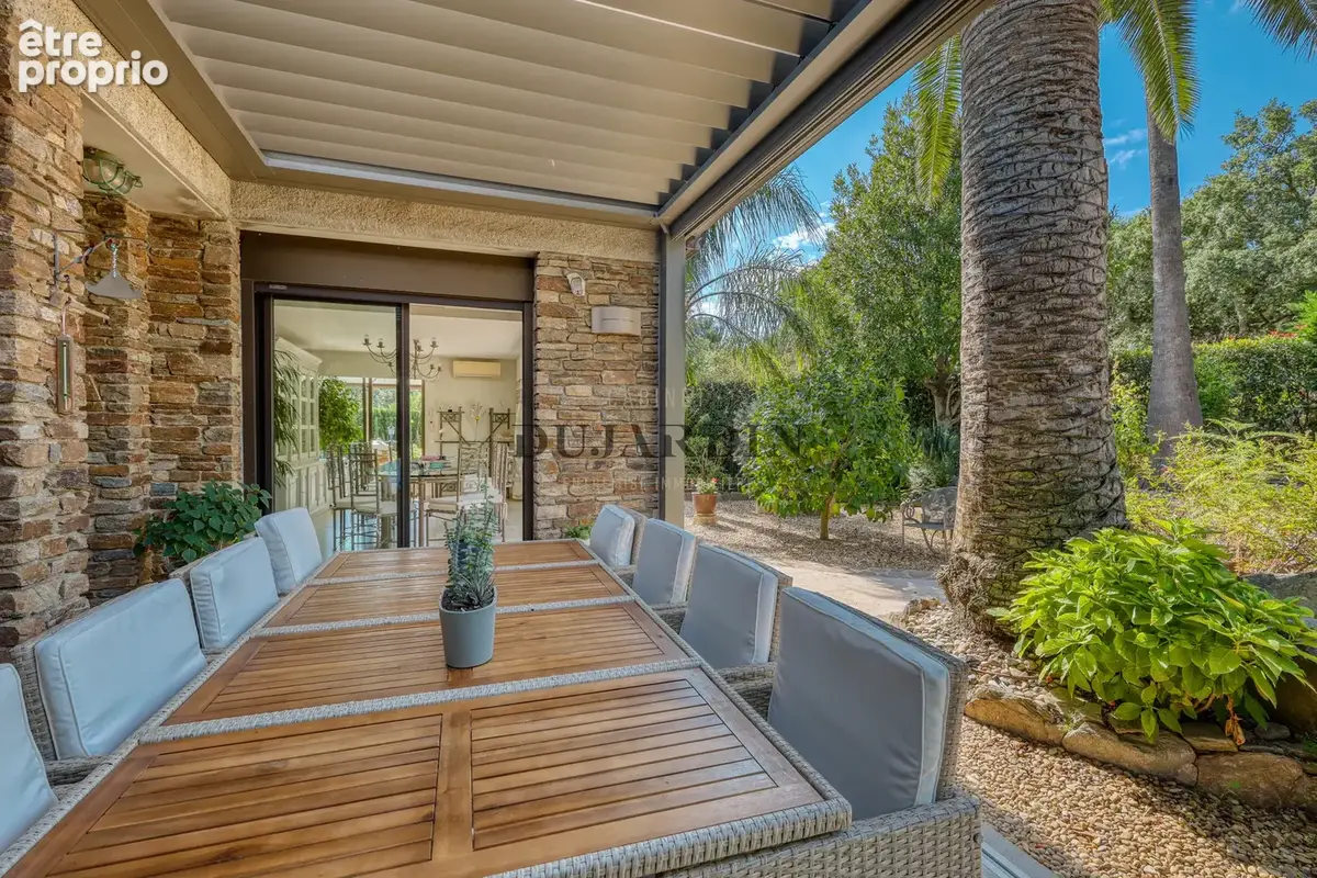 Villa au gaou benat avec piscine et superbe jardin paysager - photo 4