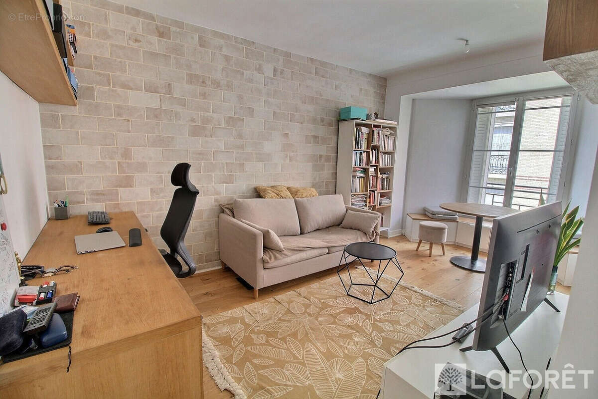 Appartement à LA GARENNE-COLOMBES