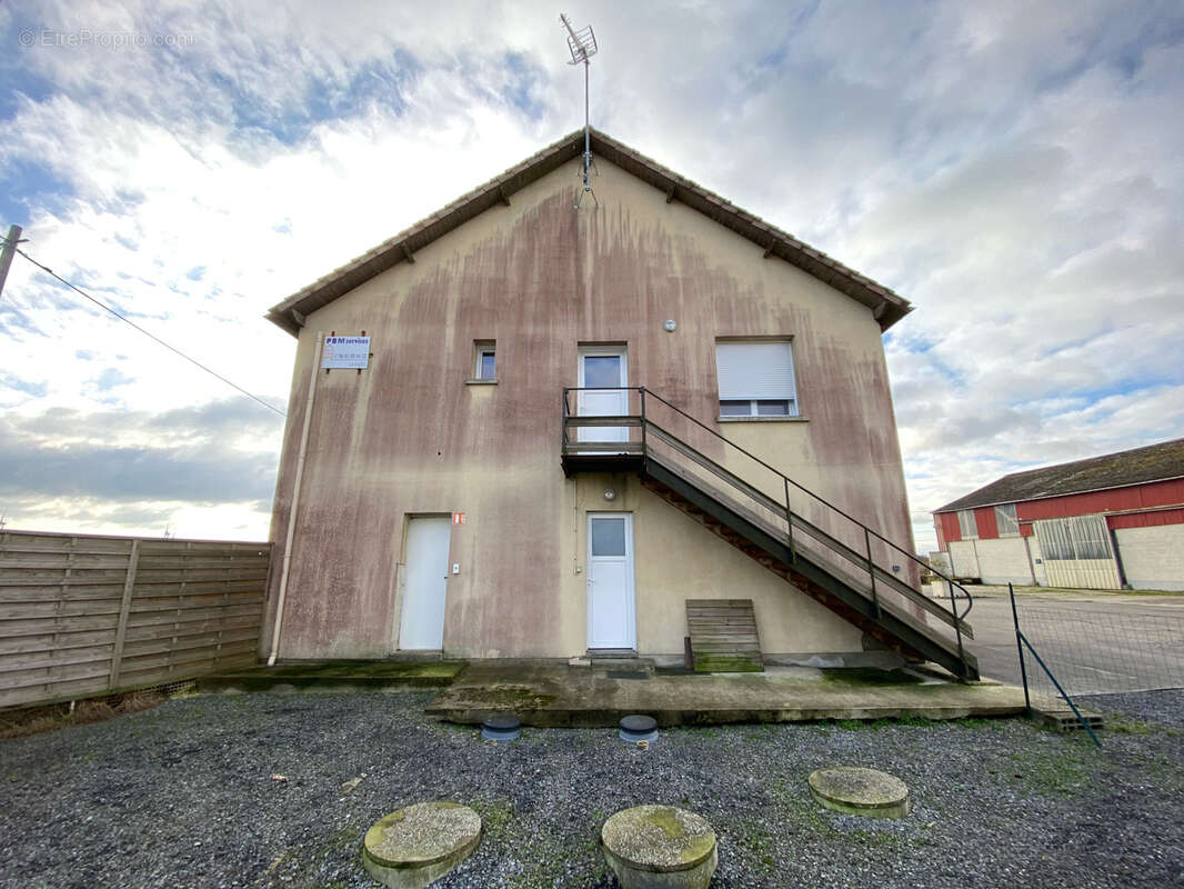Maison à ESCLES-SAINT-PIERRE