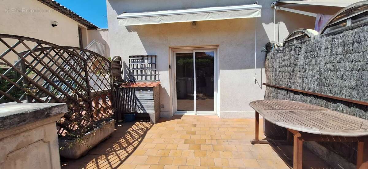 Appartement à VALLAURIS