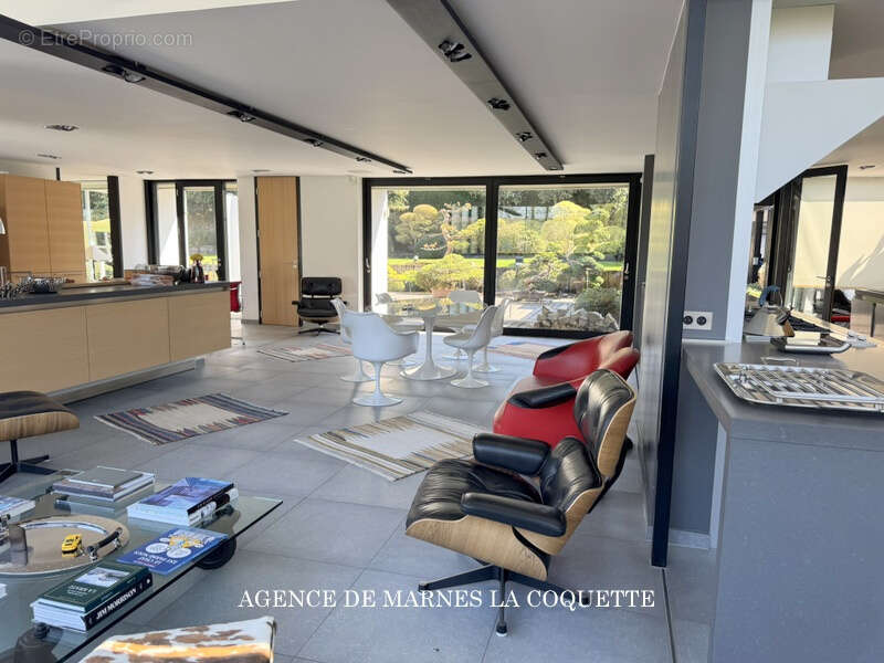 Maison à VILLE-D'AVRAY