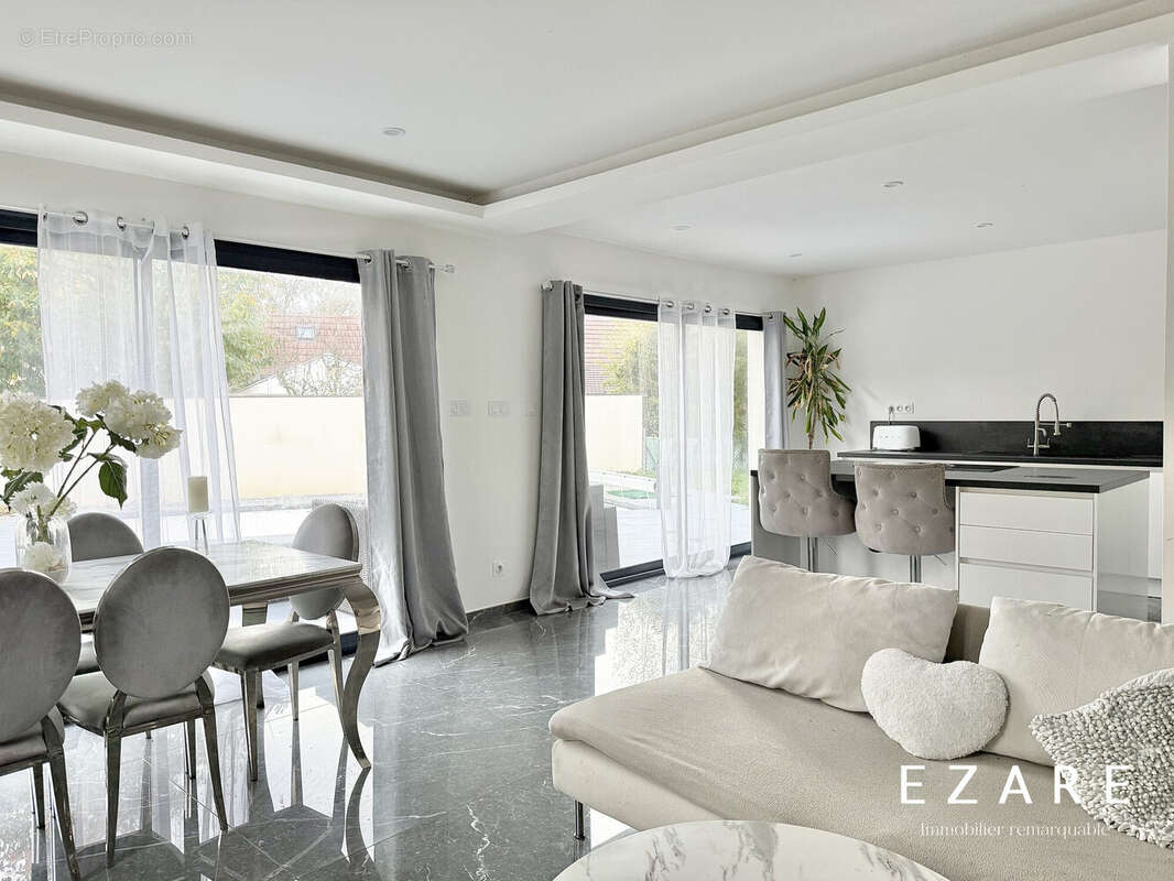 Maison à MAGNY-SUR-TILLE