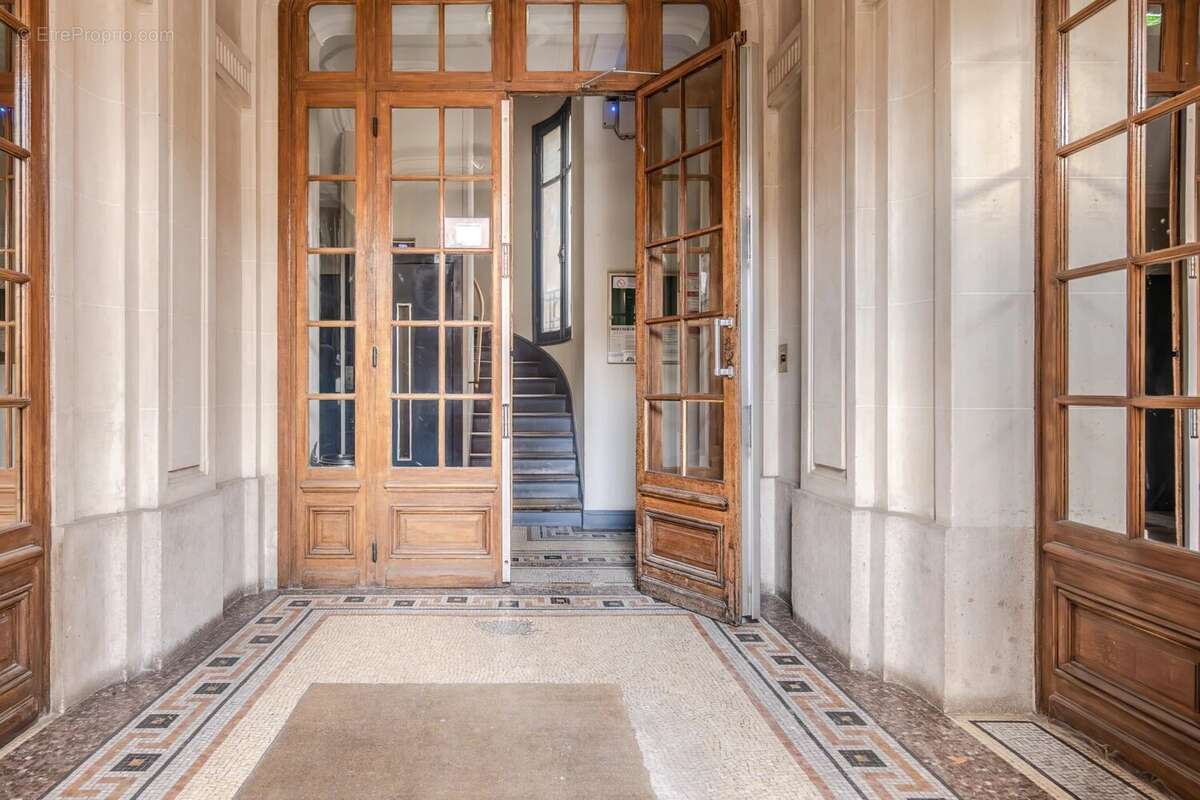 Appartement à PARIS-17E