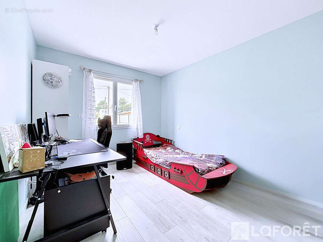 Maison Peujard 5 pièce(s) 140.75 m2 - photo 8