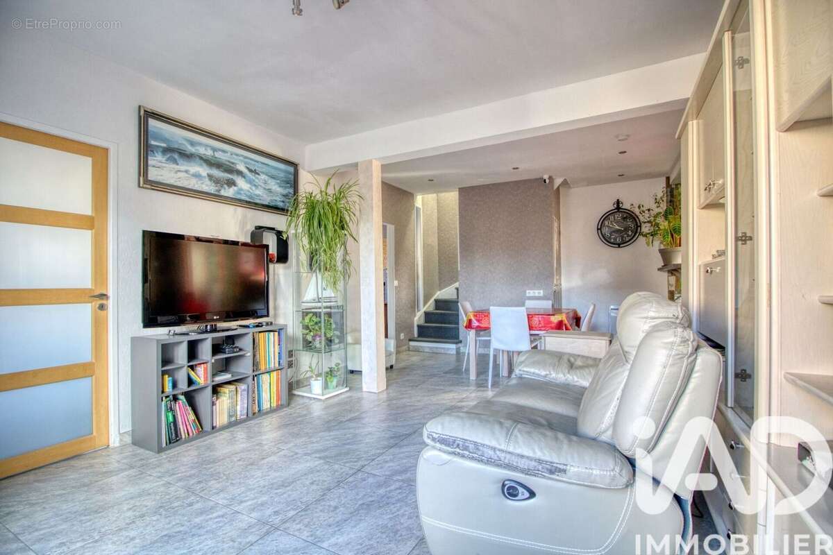 Photo 4 - Maison à SARTROUVILLE