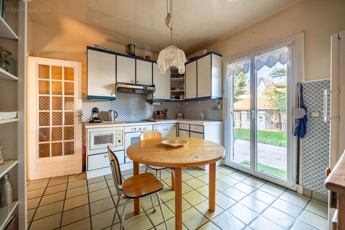 Maison à SAINT-MAUR-DES-FOSSES