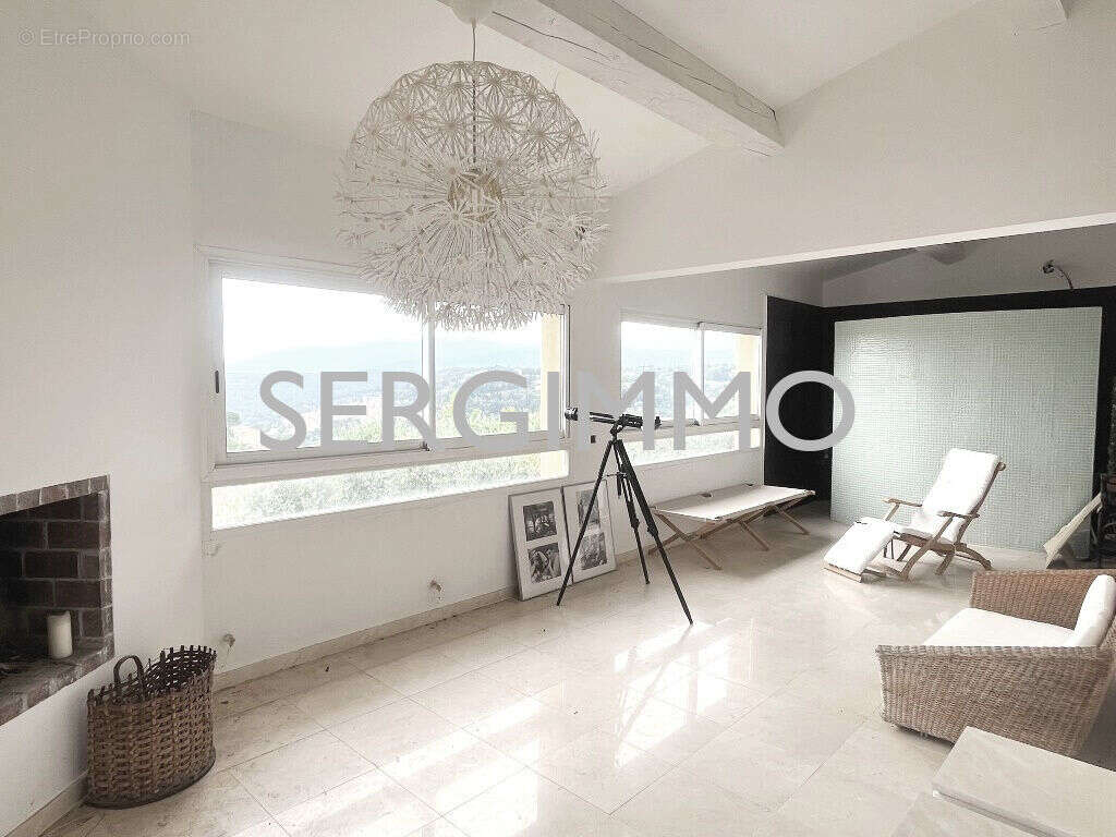 Maison à MONTAUROUX