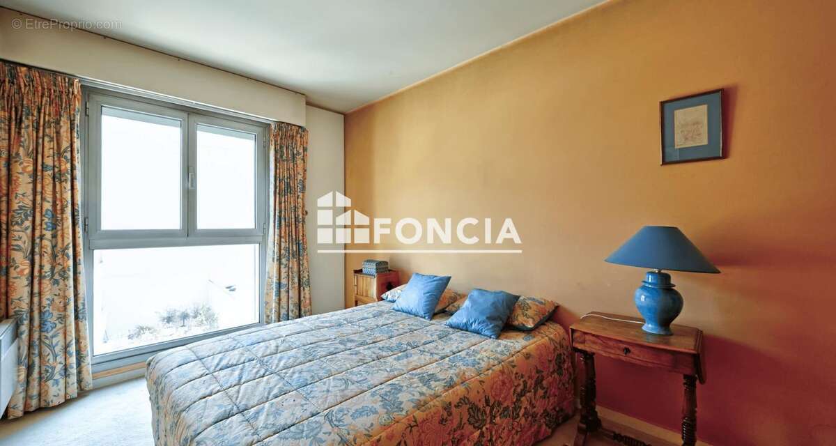 Appartement à PARIS-7E