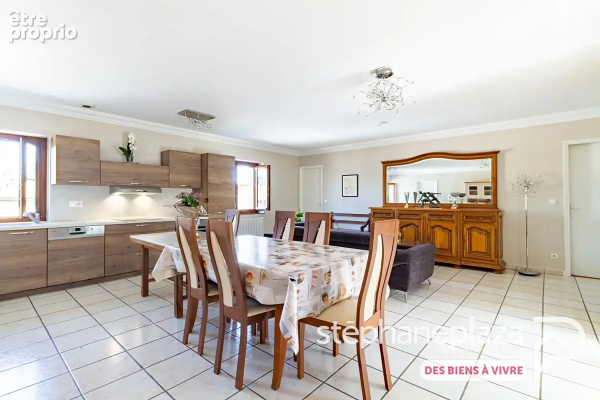Appartement à SAINT-GEORGES-DE-RENEINS