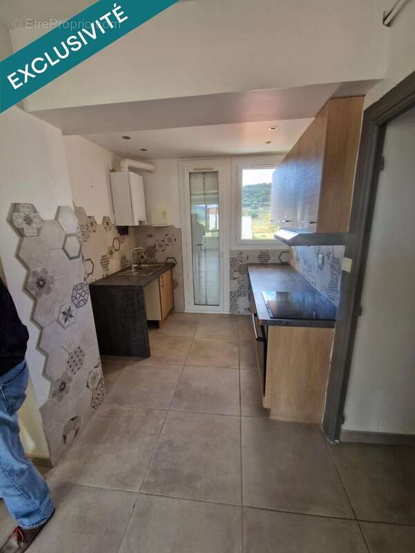 Photo 2 - Appartement à CHATEAU-ARNOUX-SAINT-AUBAN