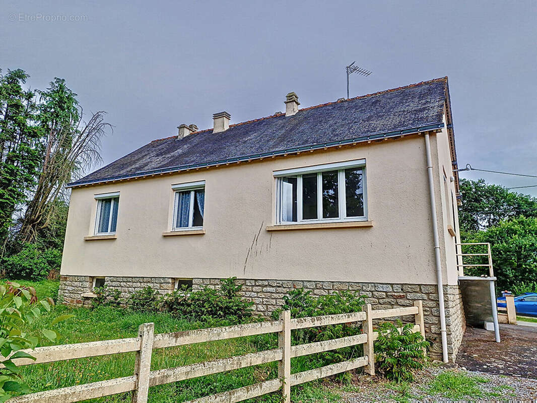 Maison à SAINT-SERVANT