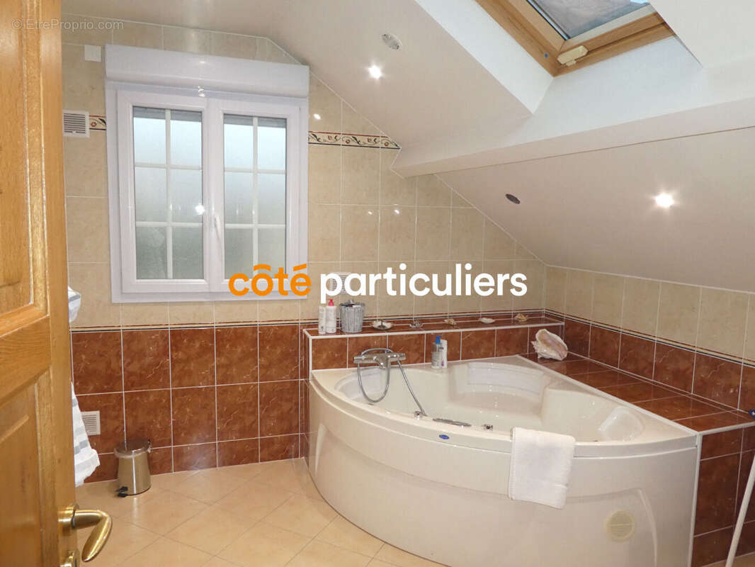 Maison à VILLENEUVE-LE-ROI