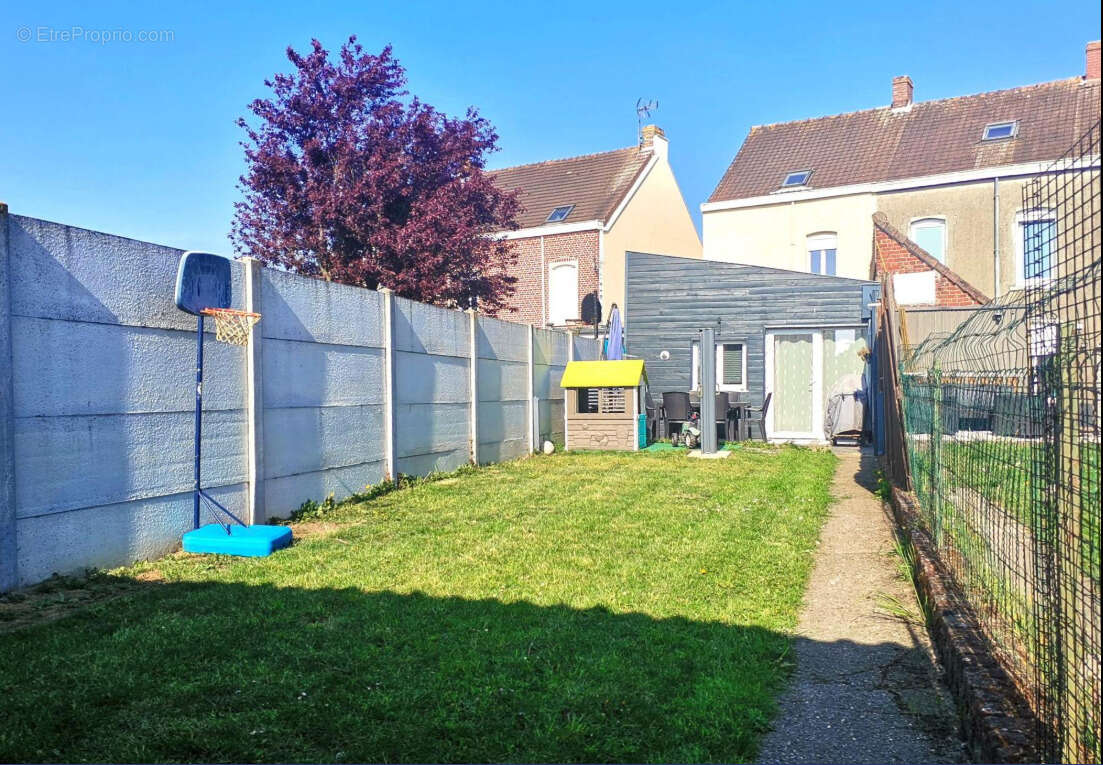 Maison à LA GORGUE