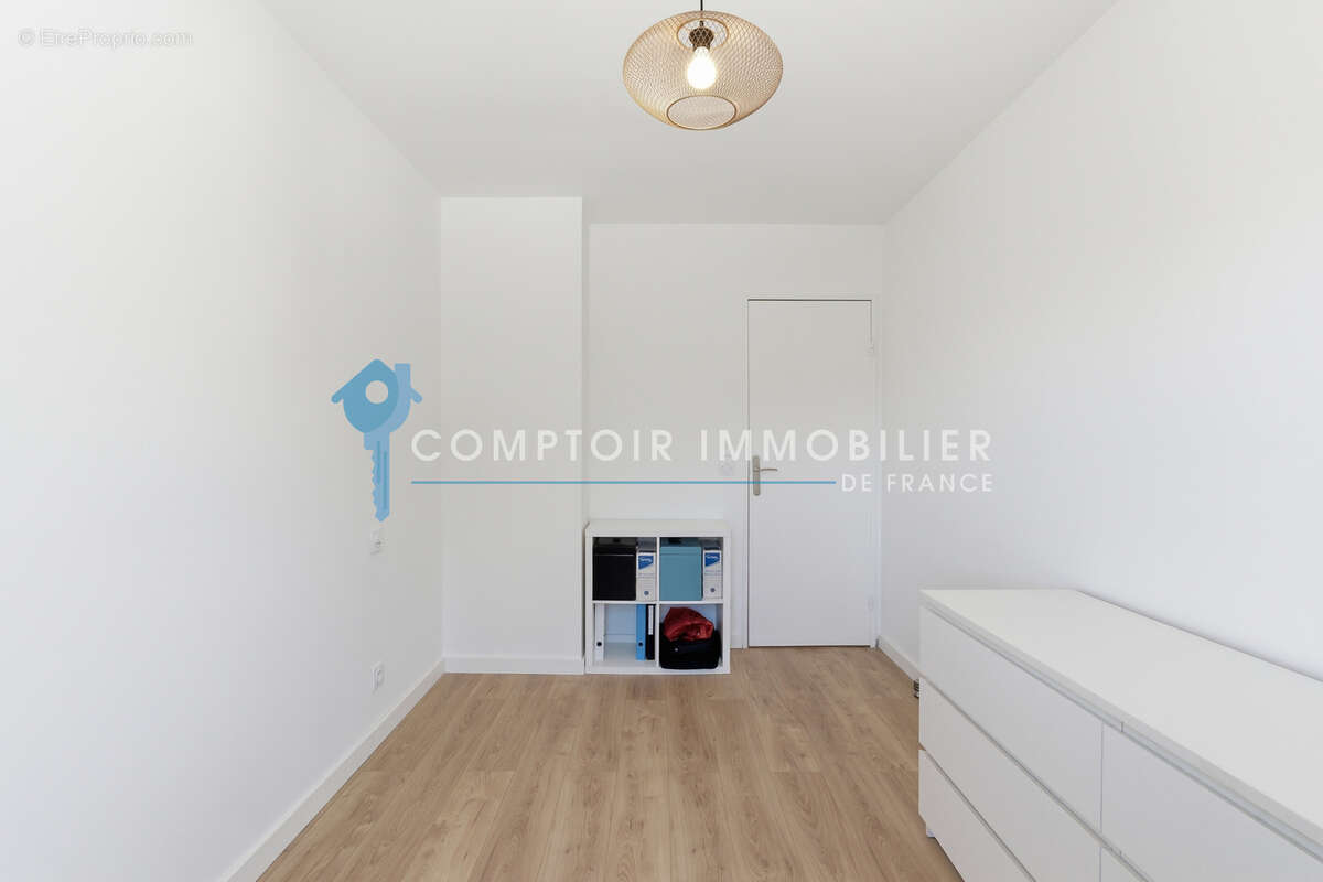 Maison à SAINT-NAZAIRE-LES-EYMES