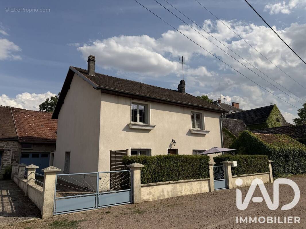 Photo 1 - Maison à CLAMEREY
