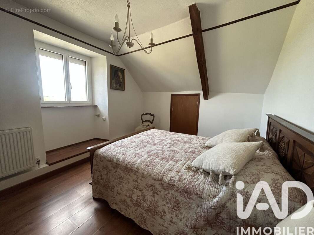 Maison 195 m² à Rouillac  - photo 8