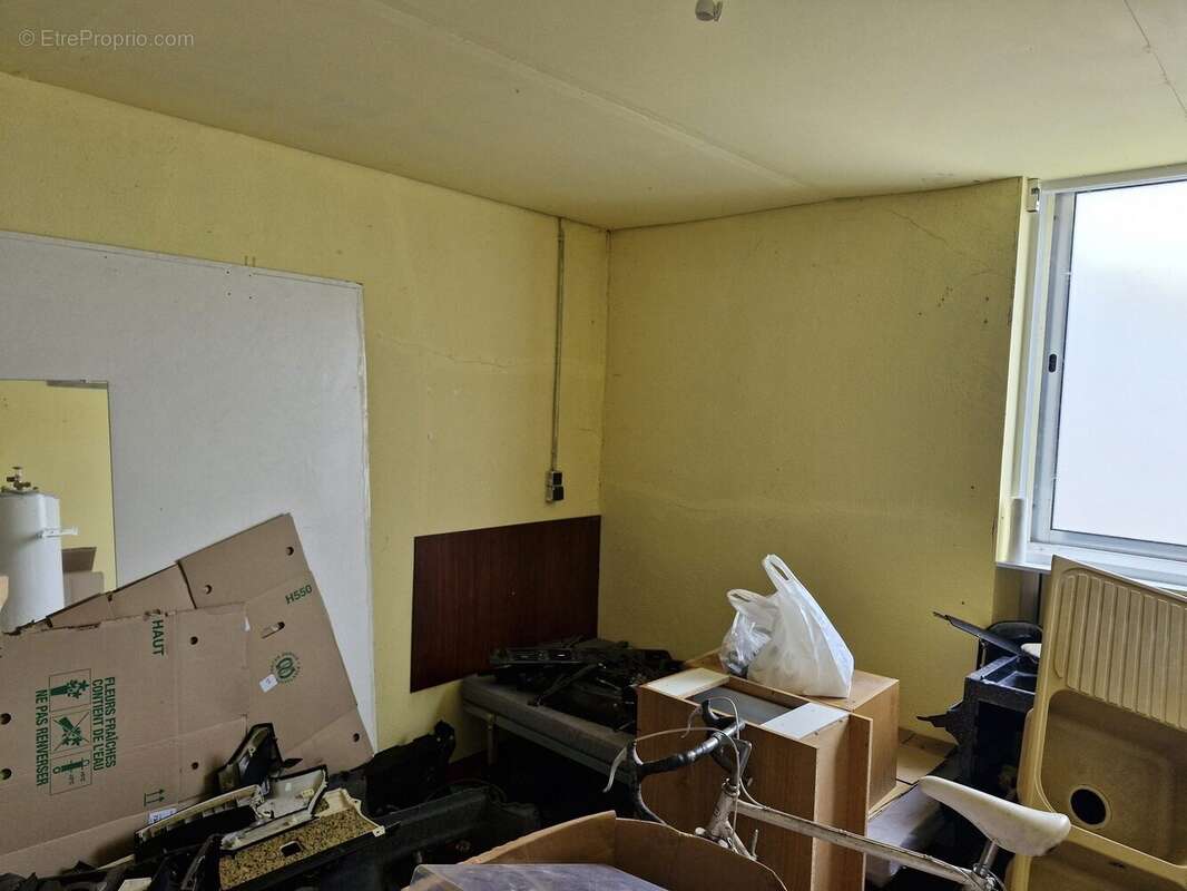 Commerce à BESSINES-SUR-GARTEMPE