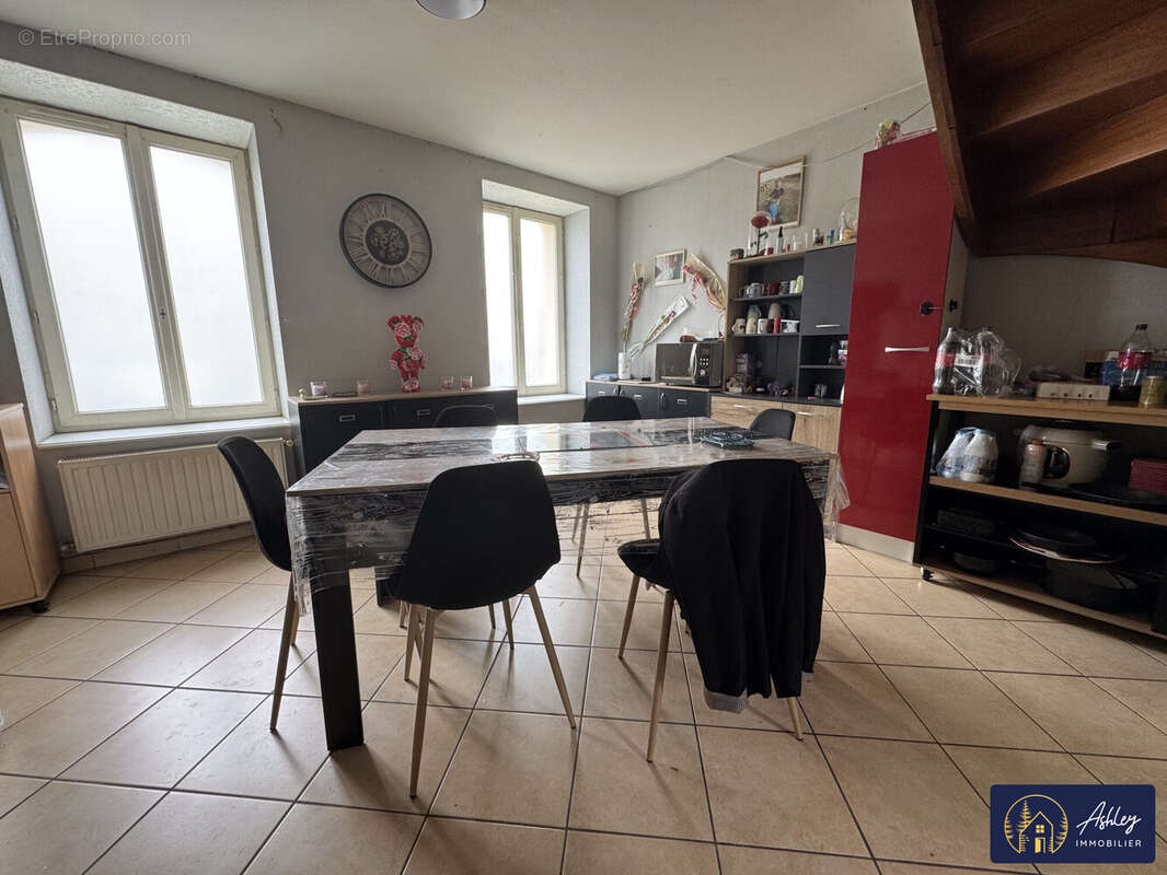 Maison à YDES