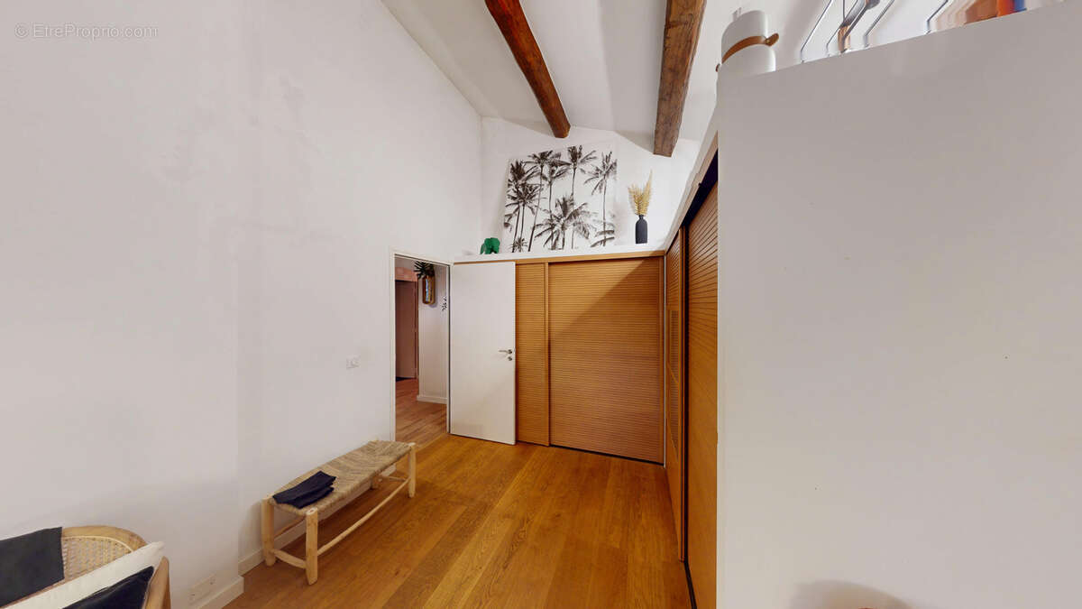 Maison à SAINT-CLEMENT-DE-RIVIERE