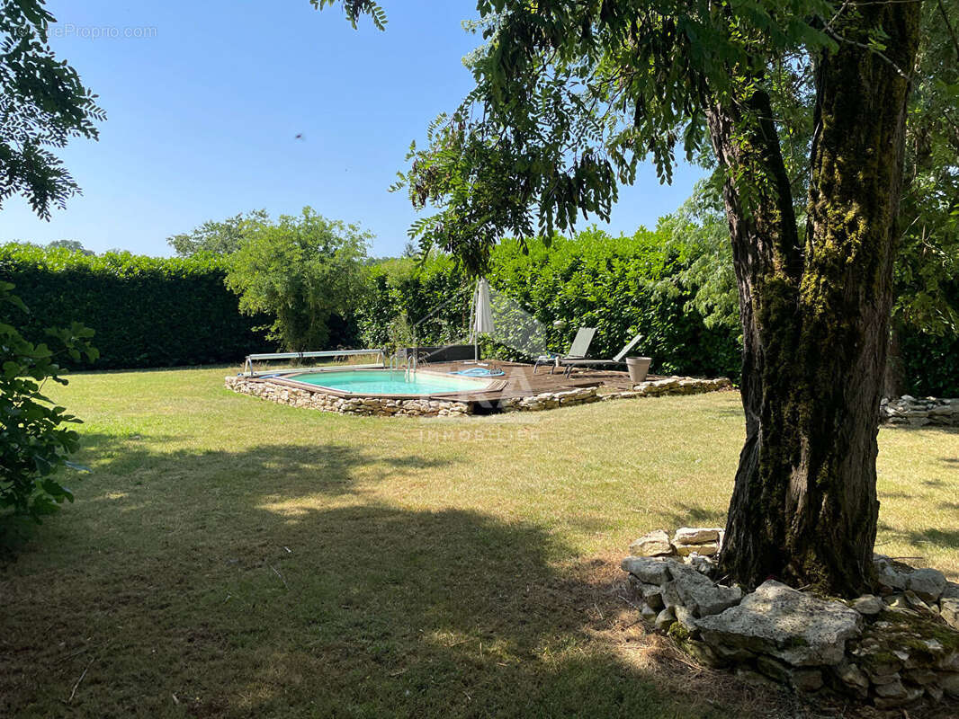 Maison à SAVIGNAC-LES-EGLISES