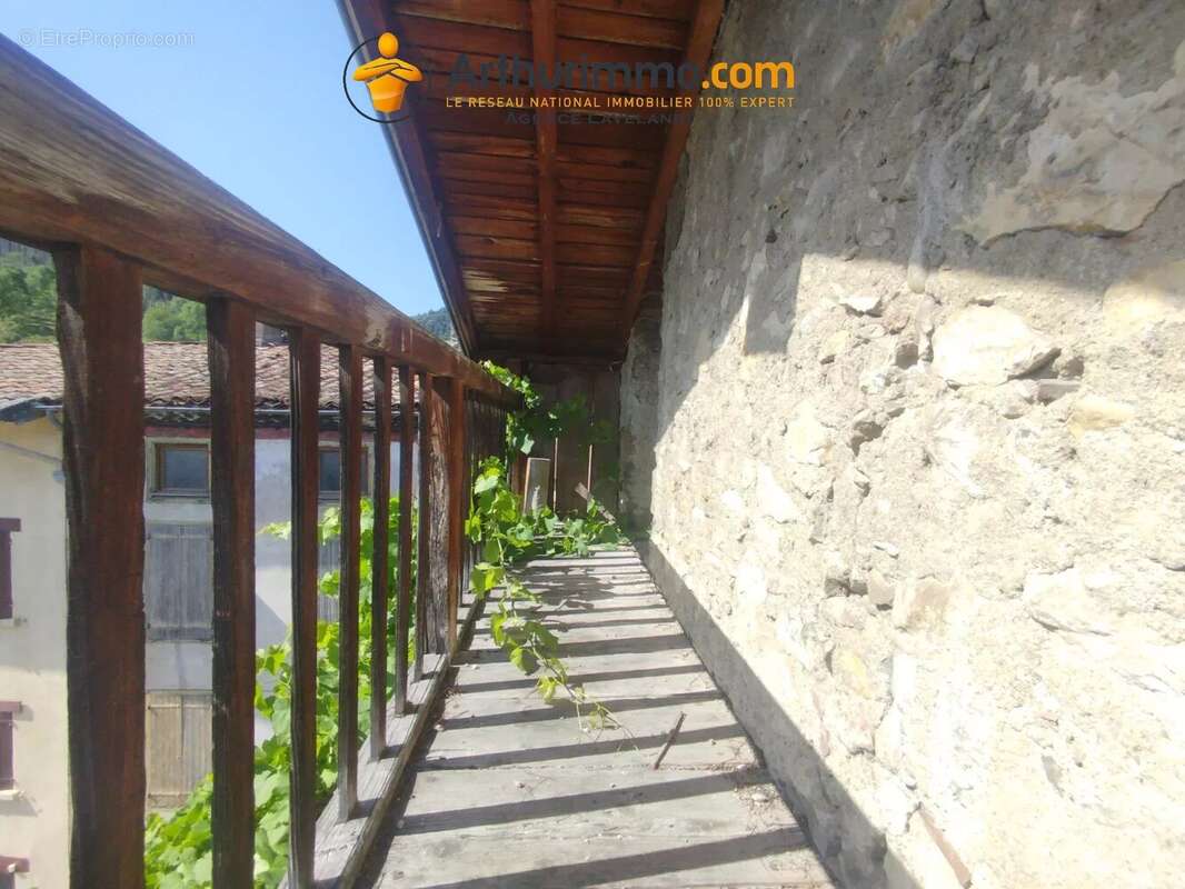 Grande maison de caractere de 105m² avec combles amenageables - photo 12