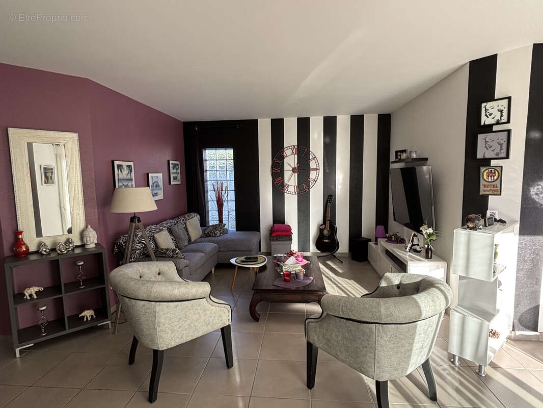 Maison à VARENNES-LE-GRAND