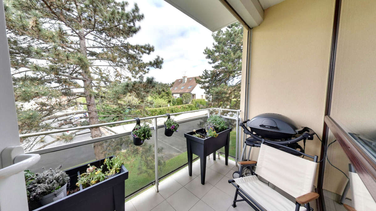 Appartement à LE PLESSIS-TREVISE