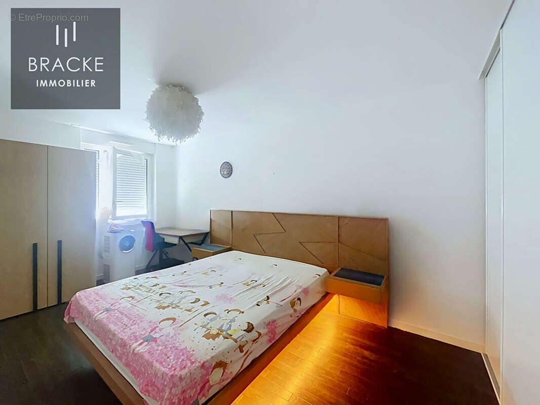 Appartement Courbevoie 4 pièces - large BALCON - vue dégagée - photo 12
