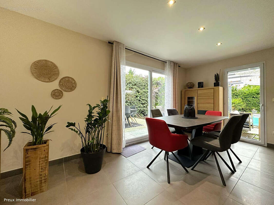 Maison à SAINT-PIERRE-EN-FAUCIGNY