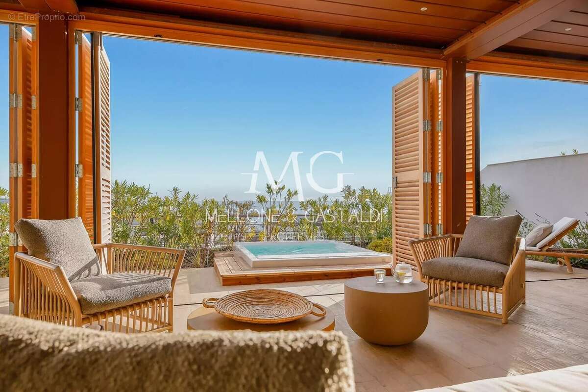 Cannes centre – penthouse d’exception – roof top – vue mer panoramique – 117 m² – 2 parkings - photo 13