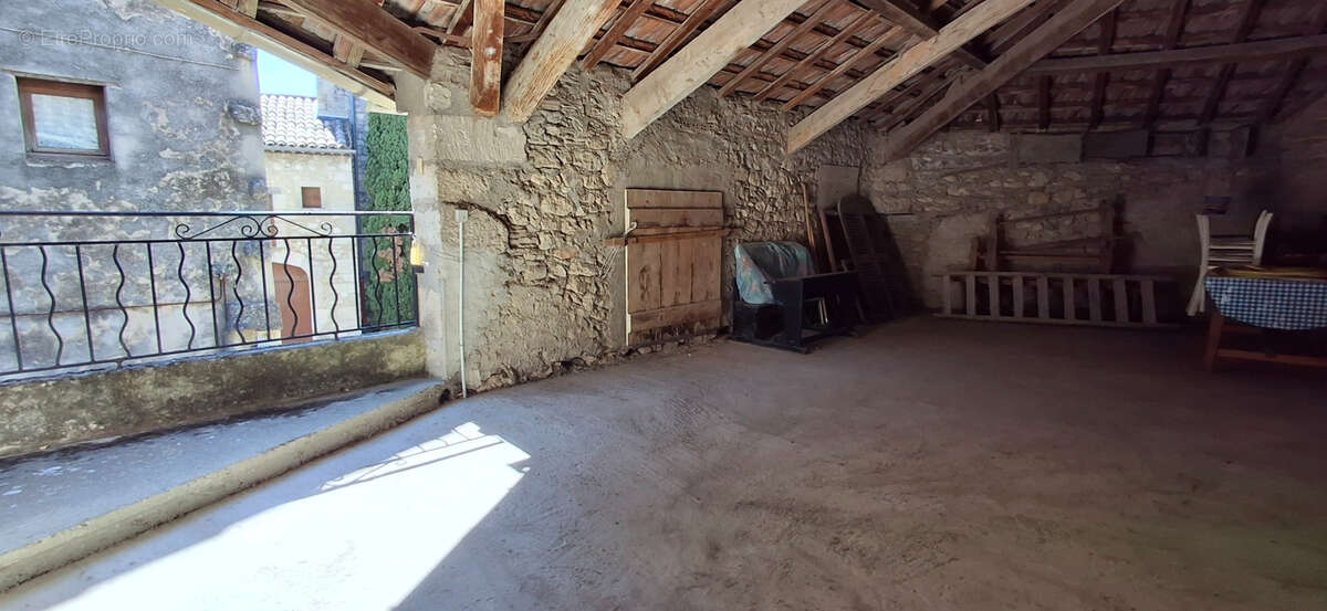 Maison à LA GARDE-ADHEMAR